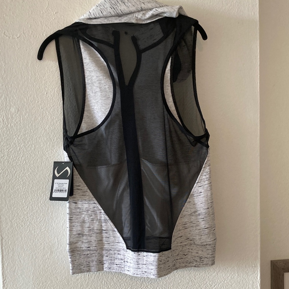 LF Heather Gray Sleeveless Zip-Up Vest - Picture 3 of 5